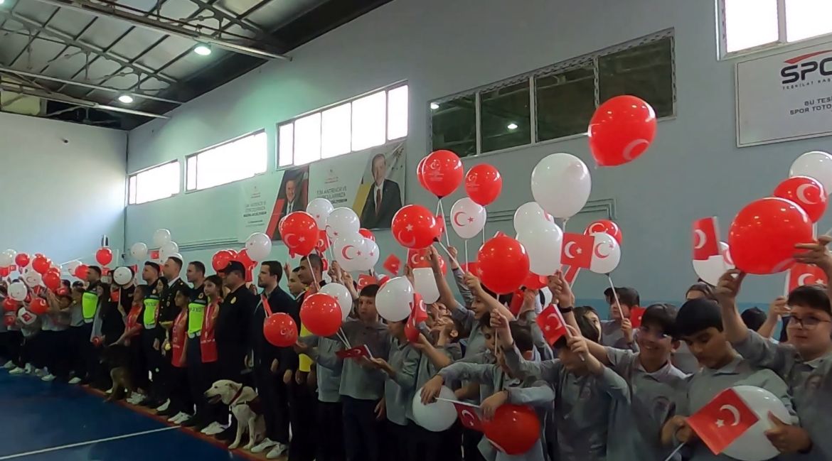 Siirt’te 23 Nisan Coşkusu: Öğrenciler, Rol Modellerle Buluştu