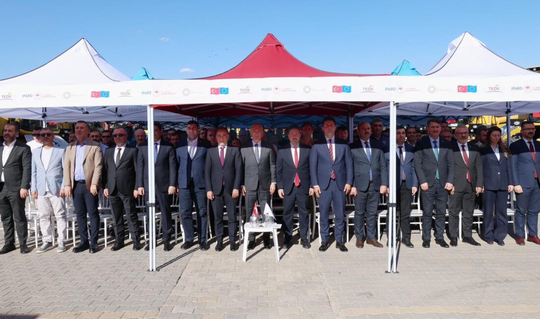Mardin’de 16 Kooperatife 30 Biçerdöver Teslim Edildi