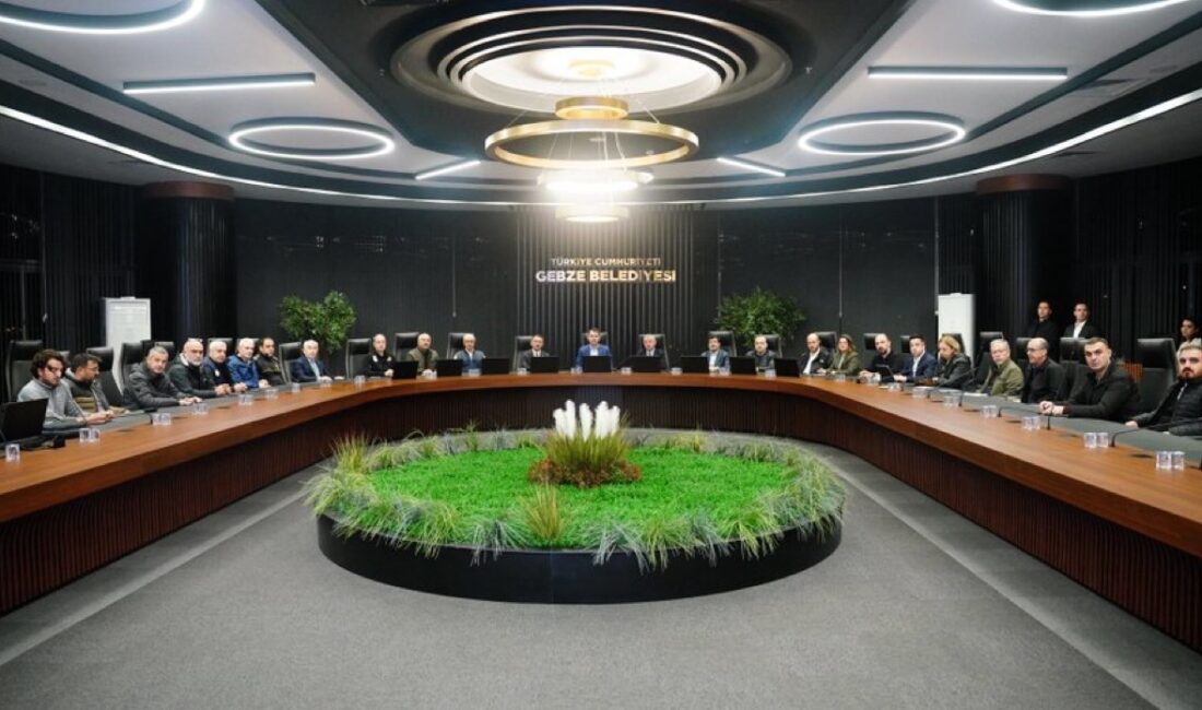 Kocaeli Gebze’de Yeni Alarm: Çatırtı Sesleri Korkuttu, Binalar Tahliye Edildi – Bakan Murat Kurum Bölgede İncelemelerde Bulundu KOCAELİ / TEKHA Kocaeli’nin