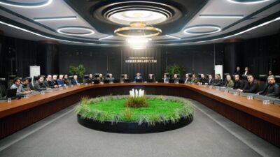 Kocaeli Gebze’de Yeni Alarm: Çatırtı Sesleri Korkuttu, Binalar Tahliye Edildi – Bakan Murat Kurum Bölgede İncelemelerde Bulundu